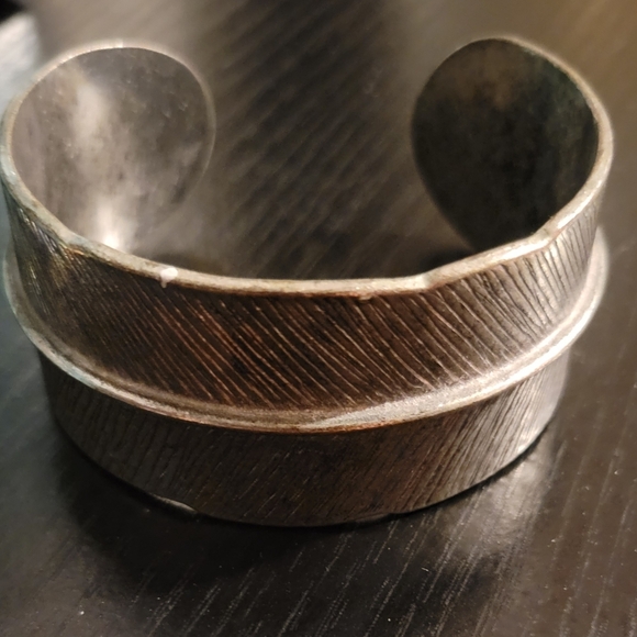 Cuff bracelet - Picture 1 of 2